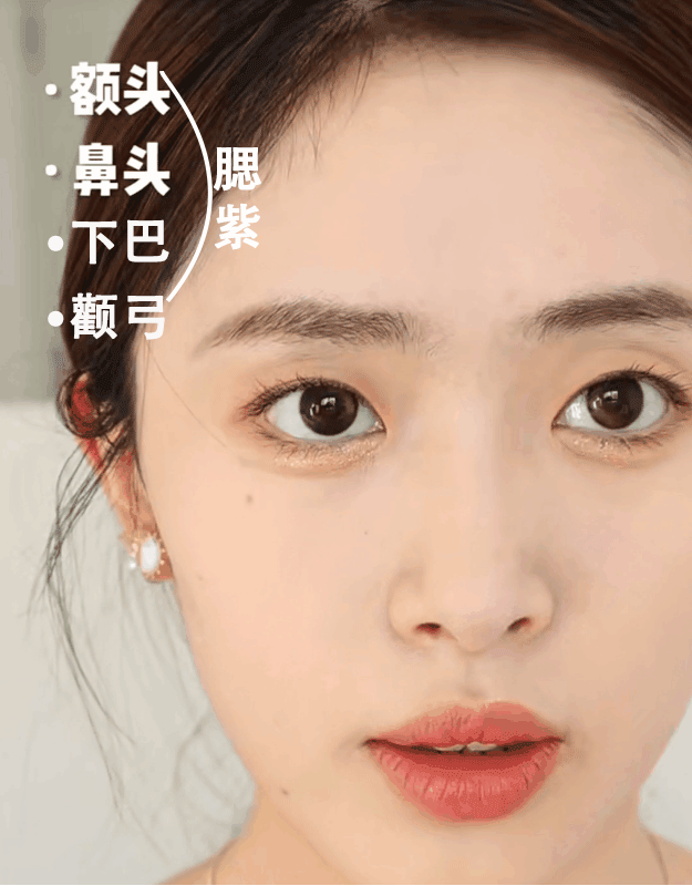 鞠婧祎：从平平无奇的土味路人，蜕变成氛围感女王