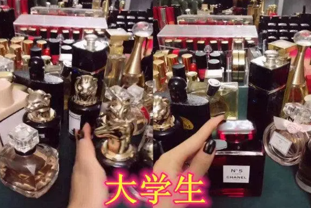 大学生的新式攀比火了，不比家境不比学习，男生宿舍成“重灾区”