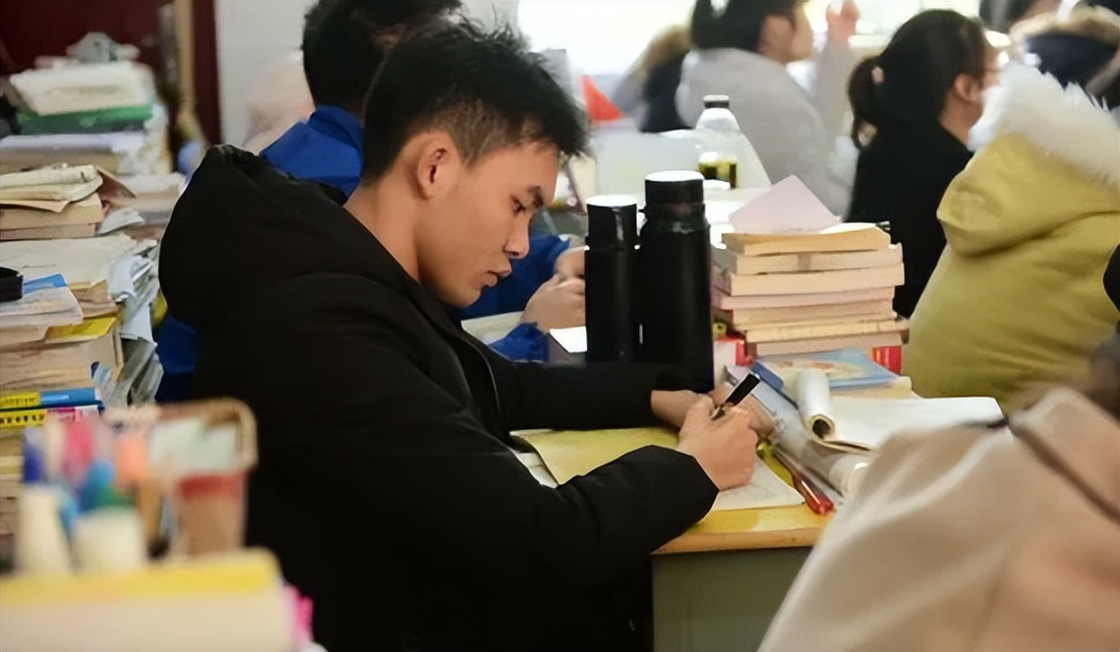 不上数学课高考却拿满分，数学怪才王圣阳，从叛逆少年逆袭成学霸