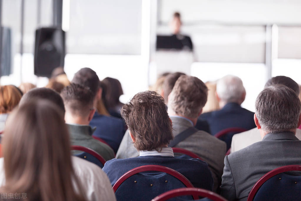 对情商要求高的4个大学专业，情商和工资待遇挂钩，会说话很重要