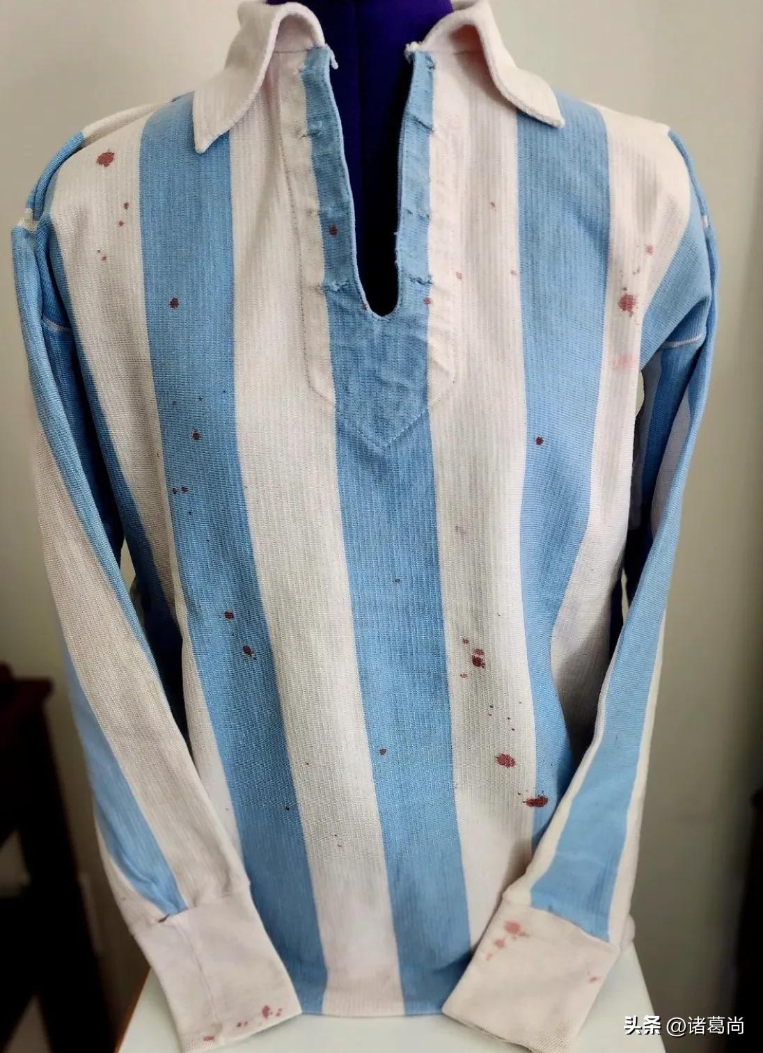 阿根廷国家队球衣(贡献梅西马拉多纳两任球王，阿根廷历届世界杯战袍一览)