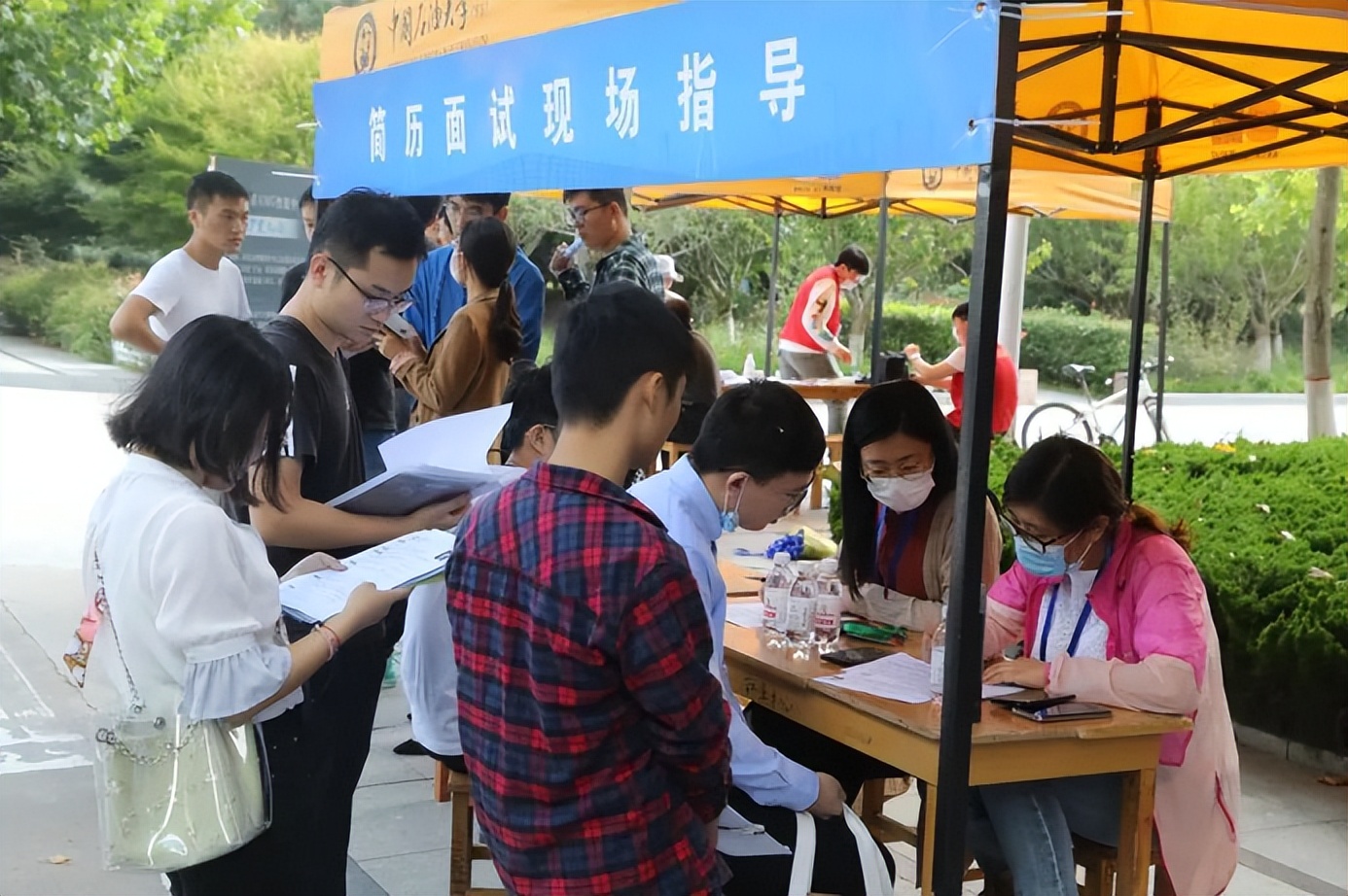 加强精细化就业指导,提升学生就业竞争力