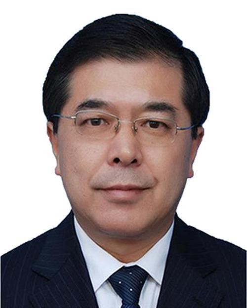 火遍媒体！这26位人大代表、12位政协委员，全部进京履职，全毕业于同一所大学！