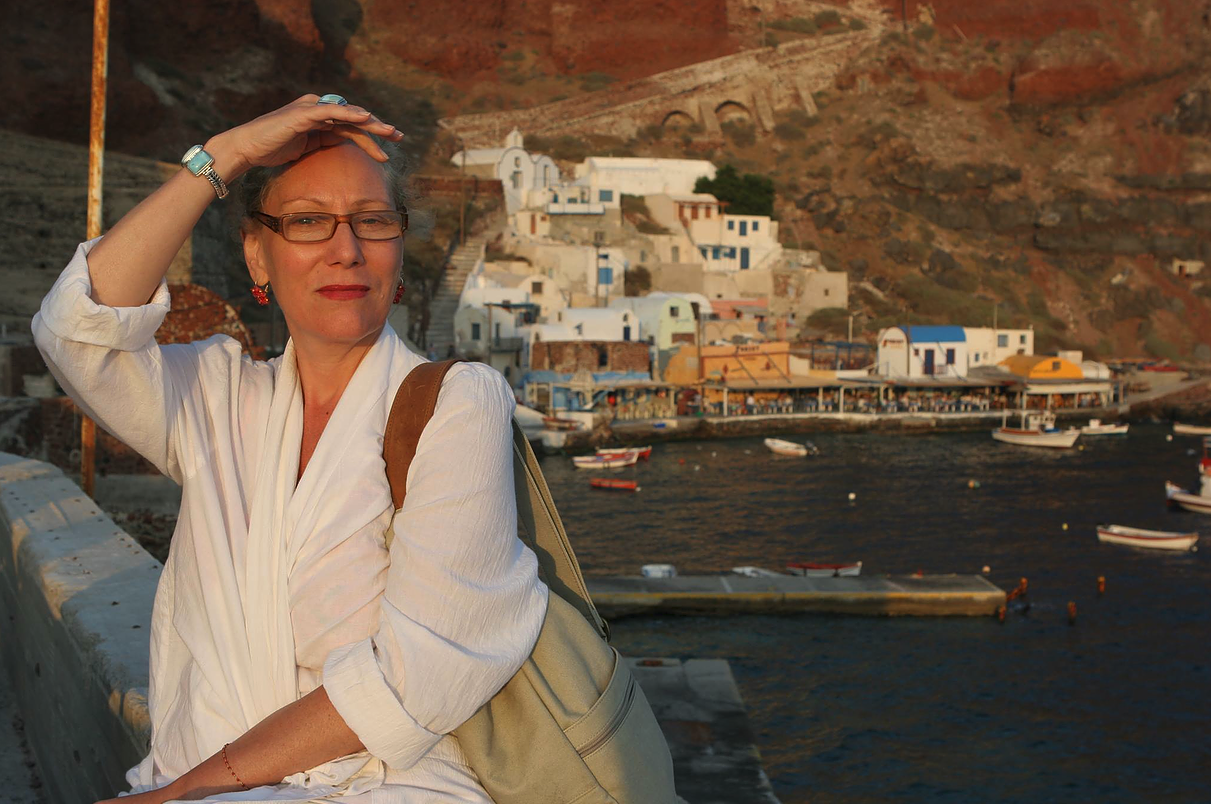 10岁被逼阅遍成人片，参加迷乱派对！美国千金童年惊掉网友下巴