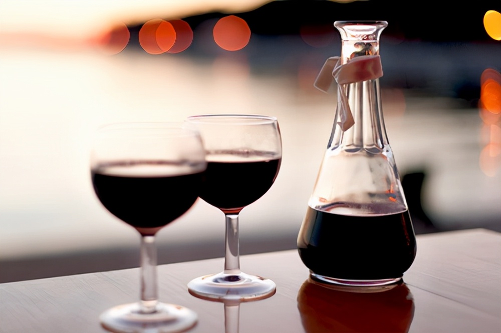 葡萄酒在什么温度下喝最合适？“双重醒酒”的方法，你试过吗？