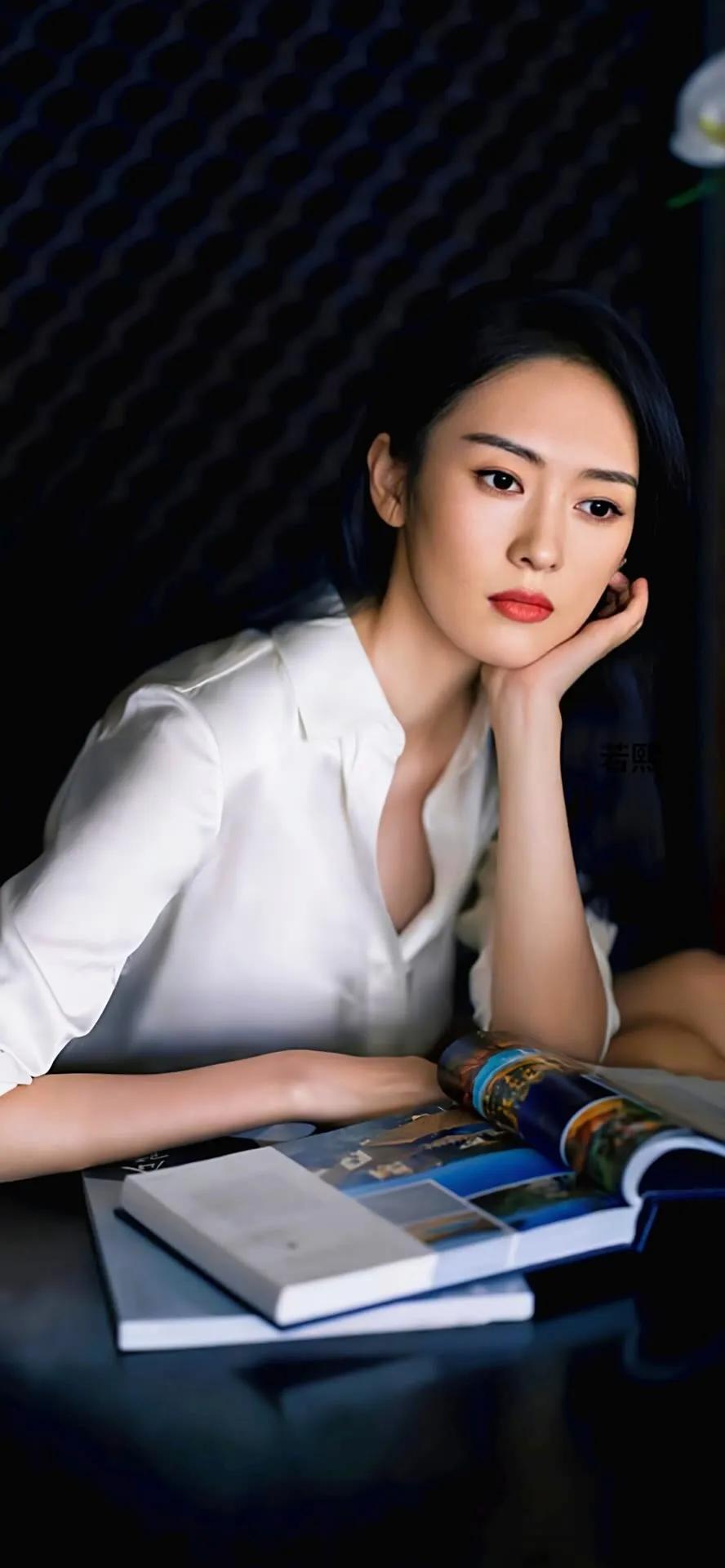 央视节目主持人张蕾1