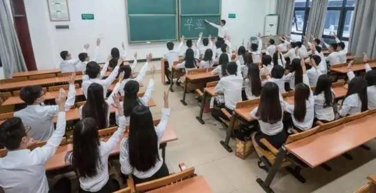 本科生已经不值钱了？看了这份真实数据，打脸“读书无用论”者