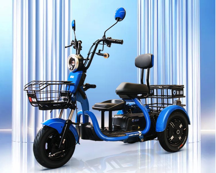 时尚大气的2款电动三轮车能配72v大容量电池还有儿童座椅