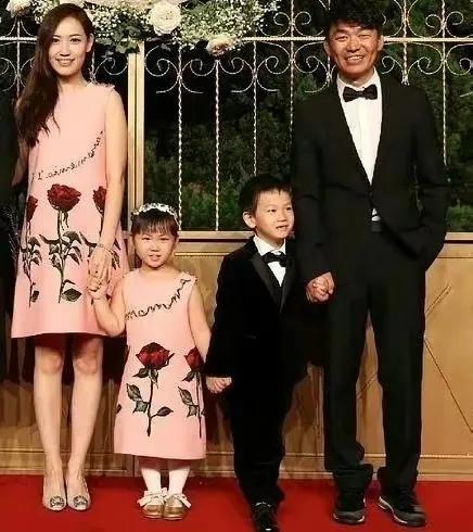 有种“整容”叫王宝强离婚，前妻马蓉变化不大，他却像换个人