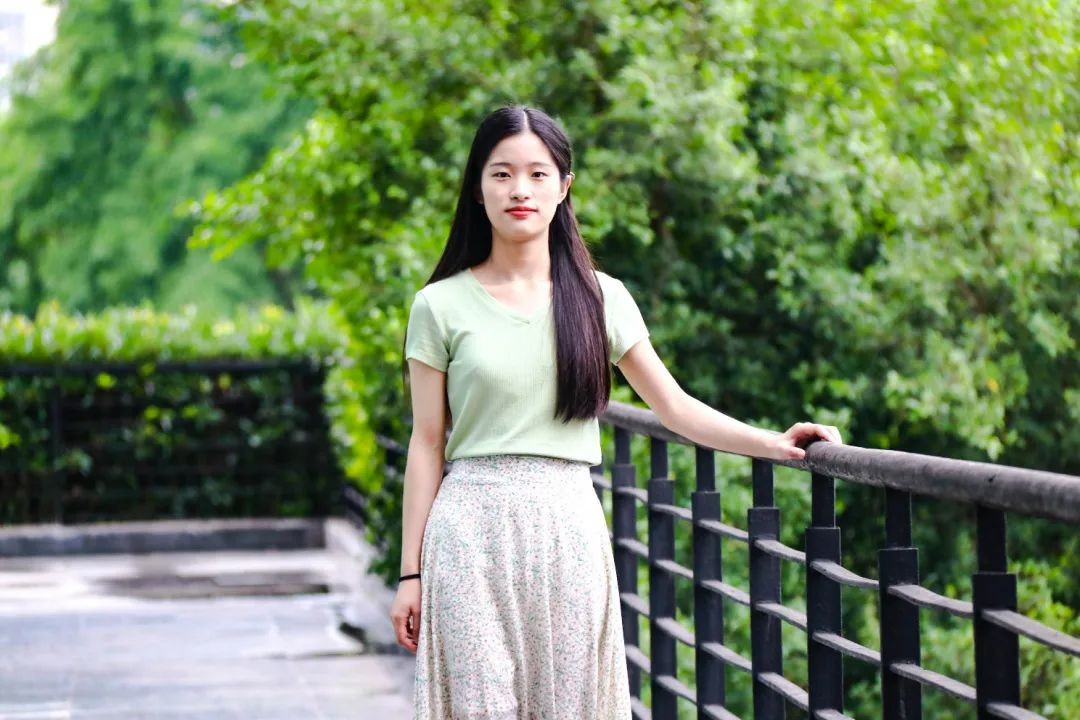 重庆9位女神学霸：就读同所大学，全部考研/保研985名校，奖项拿到手软！