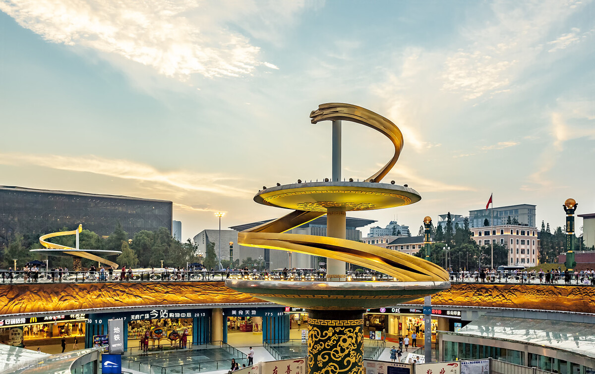 2022年成都楼市依然充满不确定性，我们从这四个方面来分析