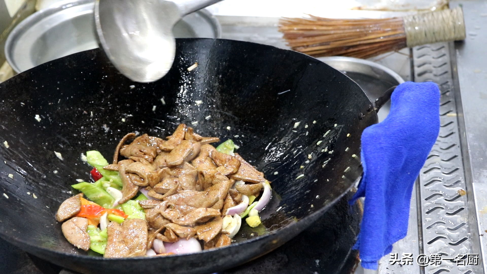 最适合冬天吃的8道家常肉菜，热腾腾的端上桌，营养又解馋