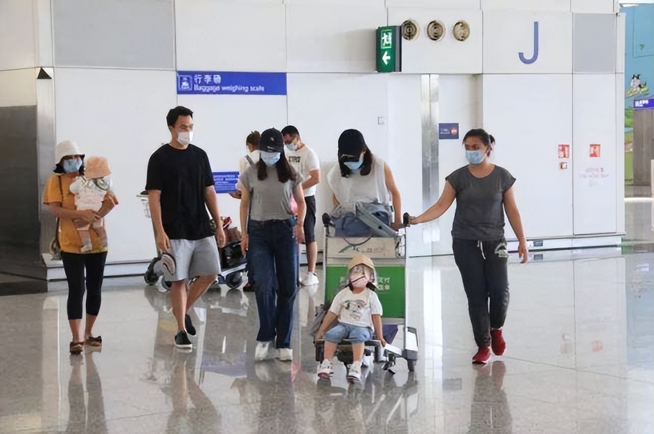 起底赌王三房：子女全员低学历恋爱脑？蓝琼缨去世三太要如何自处