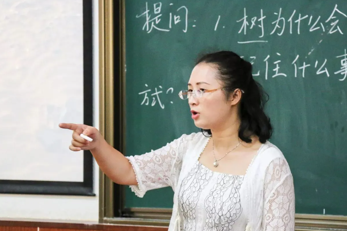 “非师范生不得从教”呼声高涨，相关部门做出回应，家长表示赞同