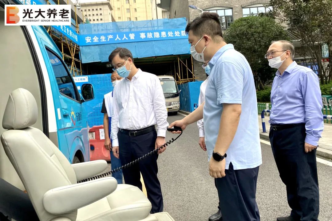 重庆市副市长但彦铮莅临伟德国际1946bv官网调研