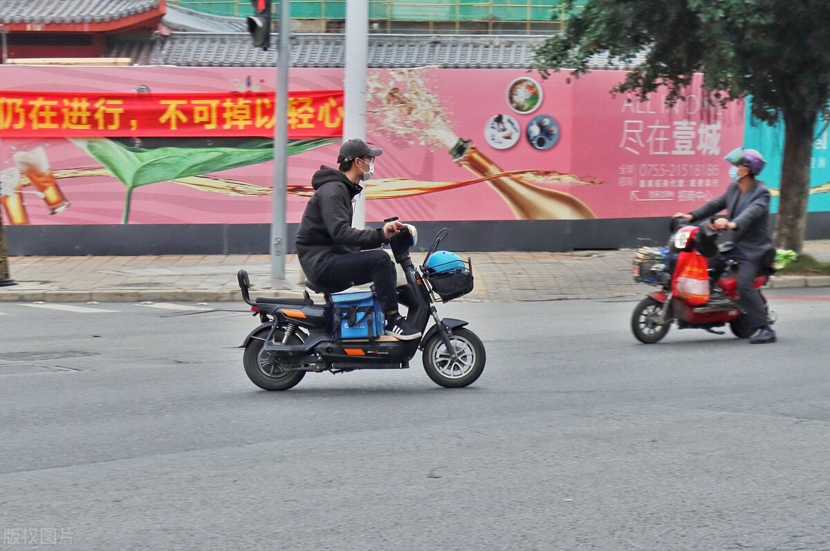 外卖小哥注意了：选择外卖车要注意这几点，以免选错车被交警处罚