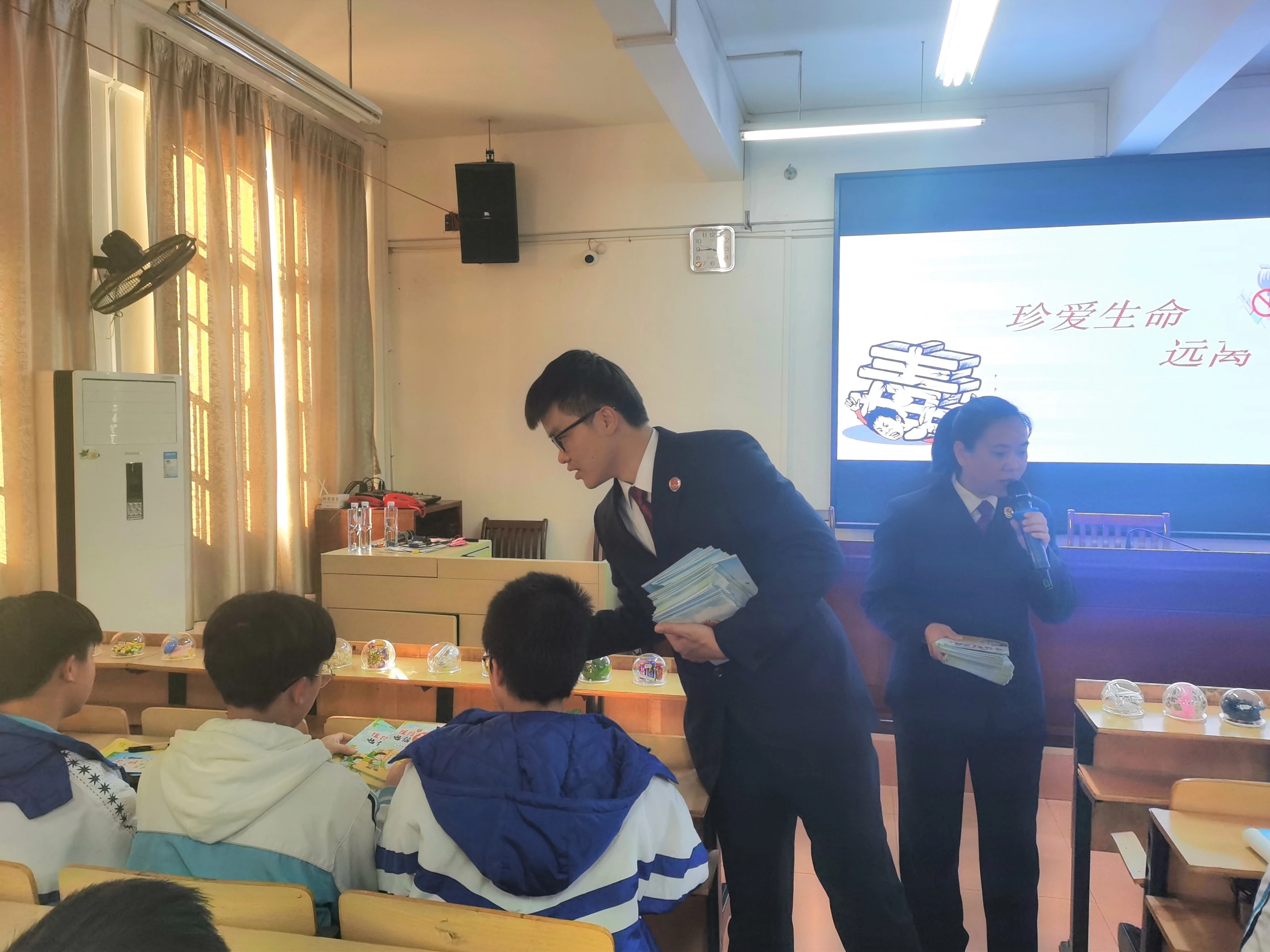 我为群众办实事|藤县人民检察院禁毒宣传走进藤州中学