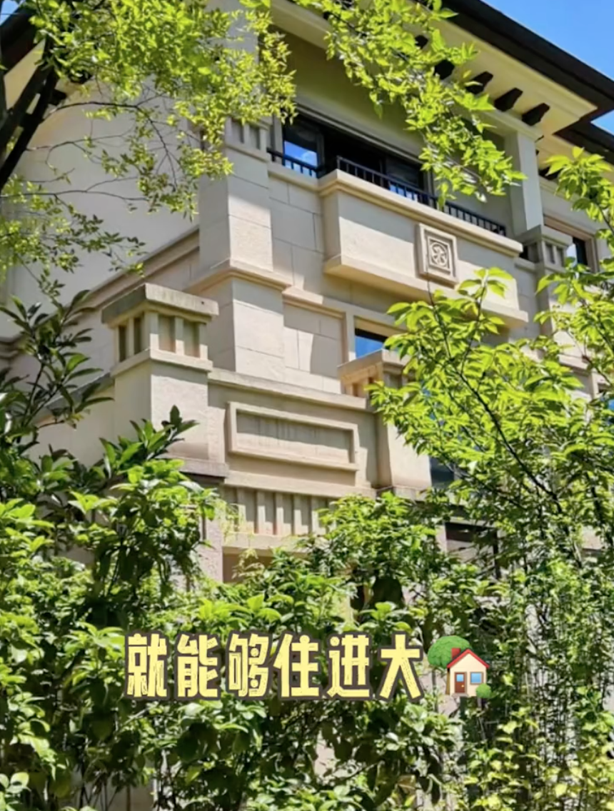 31岁女演员自曝北漂13年失败，因租房太贵高达40万，曾保送北大