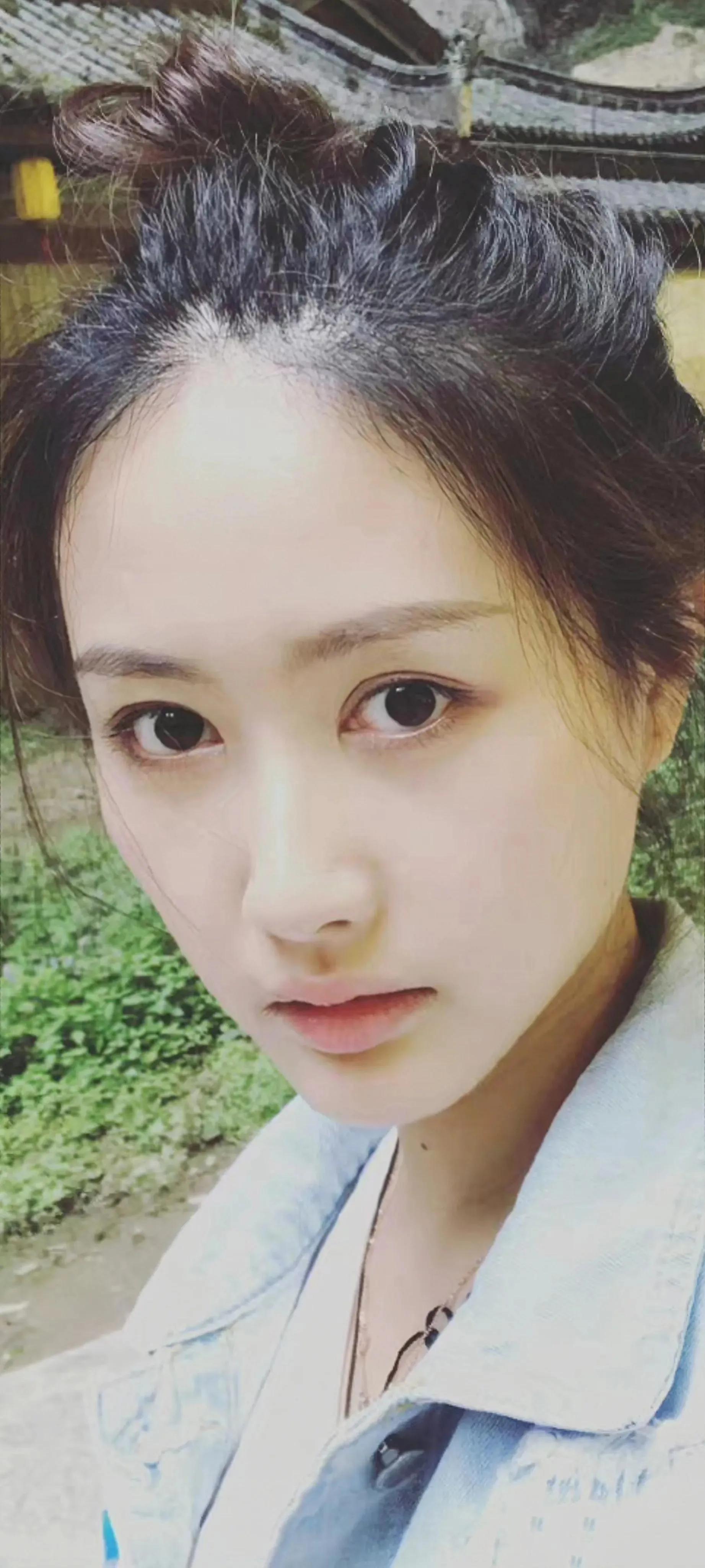 端庄美丽的张子璇