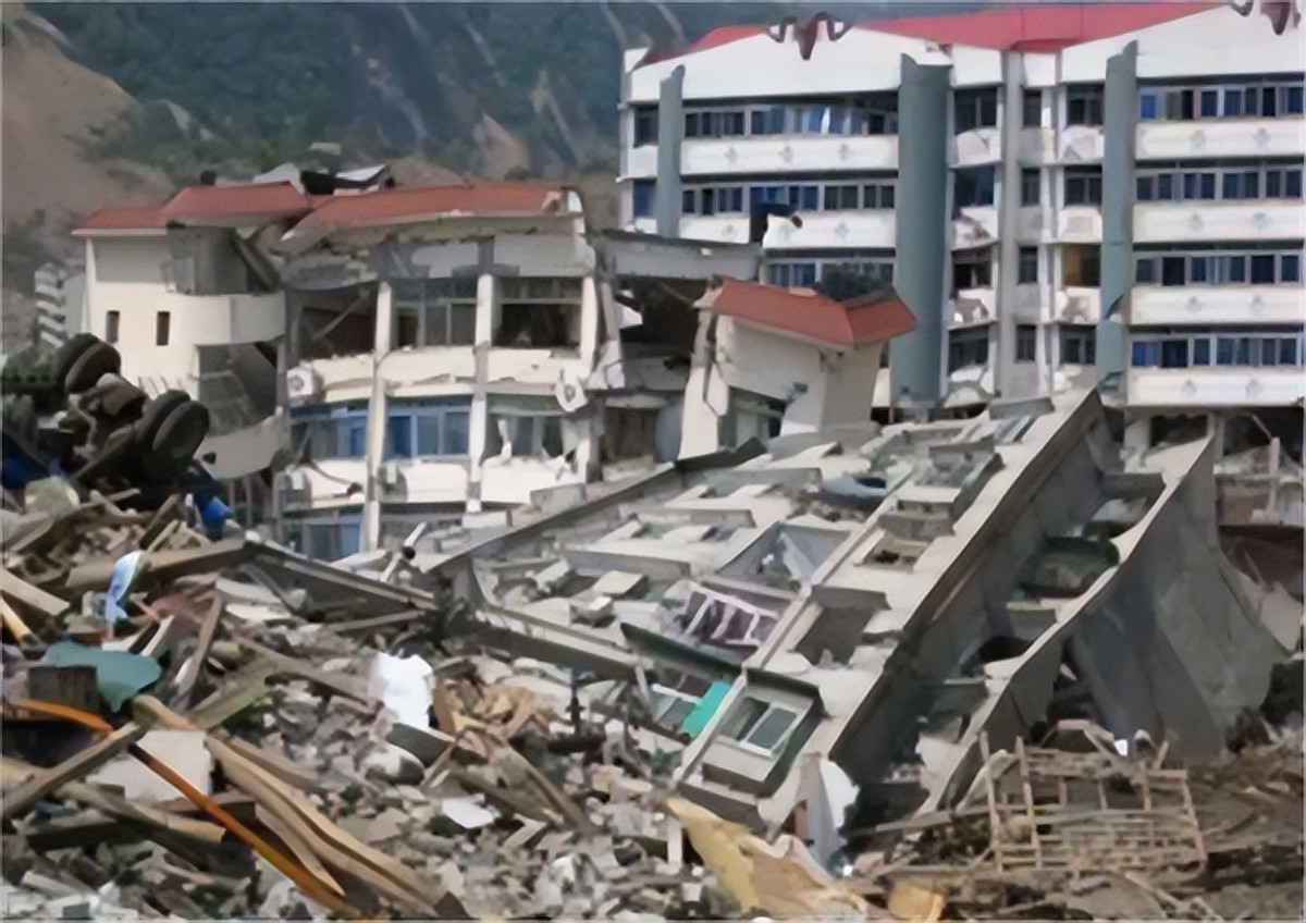 汶川地震后，8万遇难同胞的银行存款和贷款，该如何处置？