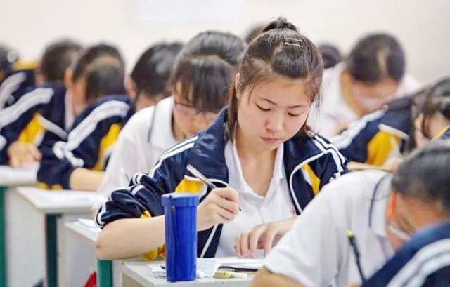 08年云南三姐弟离奇死亡，死前主动将衣服脱光，警方：是被冻死的