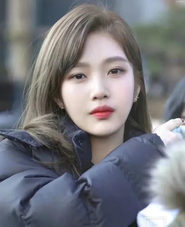 别再留“黄头发”了！2021年流行发色，绝绝子！显白又洋气