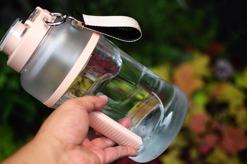 即是吨吨桶也是榨汁机 摩飞便携榨汁桶