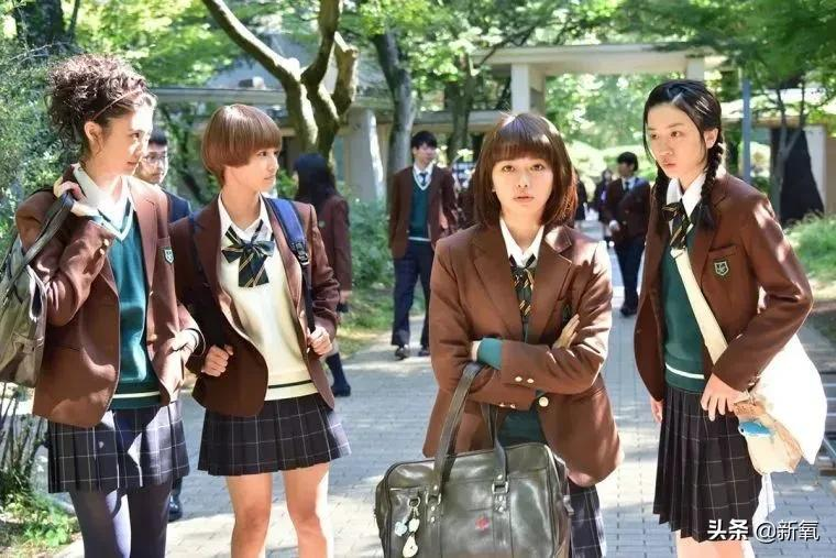 不同国家的文化特点和历史可以从校服上窥见一二