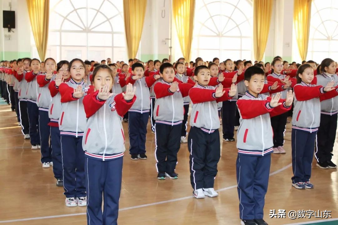 萊西市濟(jì)南路中學(xué)“三讓”系列活動(dòng)(圖13) 萊西市濟(jì)南路中學(xué)“三讓”系列活動(dòng)(圖13)