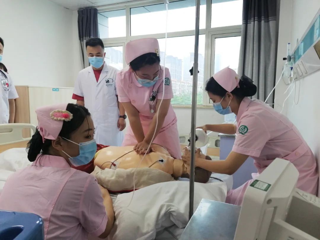 渭南杜桥医院内科开展心脏呼吸骤停应急演练活动