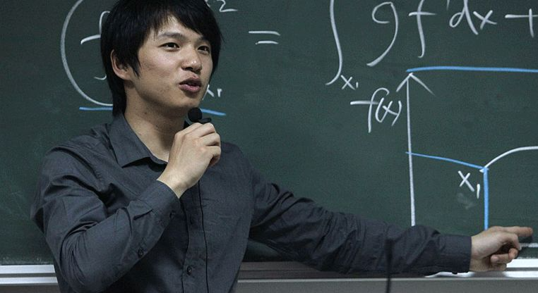 卷款5.4亿，连夜跑路！昔日的北大学霸，人设崩了