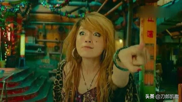 年轻时貌美如花，如今成了“村花”的代言人的九位女星