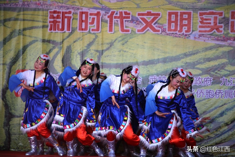 瑞昌市武蛟乡：“铁肩膀”文化艺术服务队唱响乡村振兴乐章