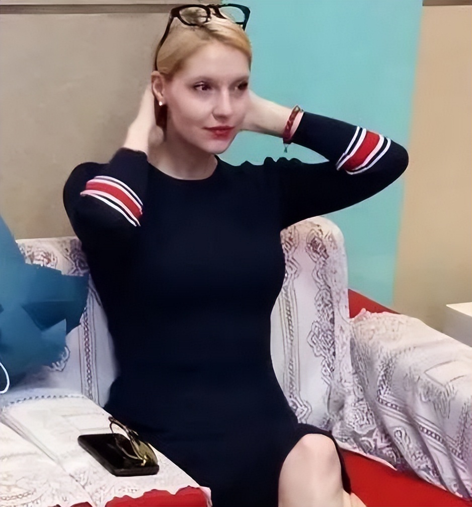 撒贝宁老婆撒贝宁携妻儿野餐被偶遇