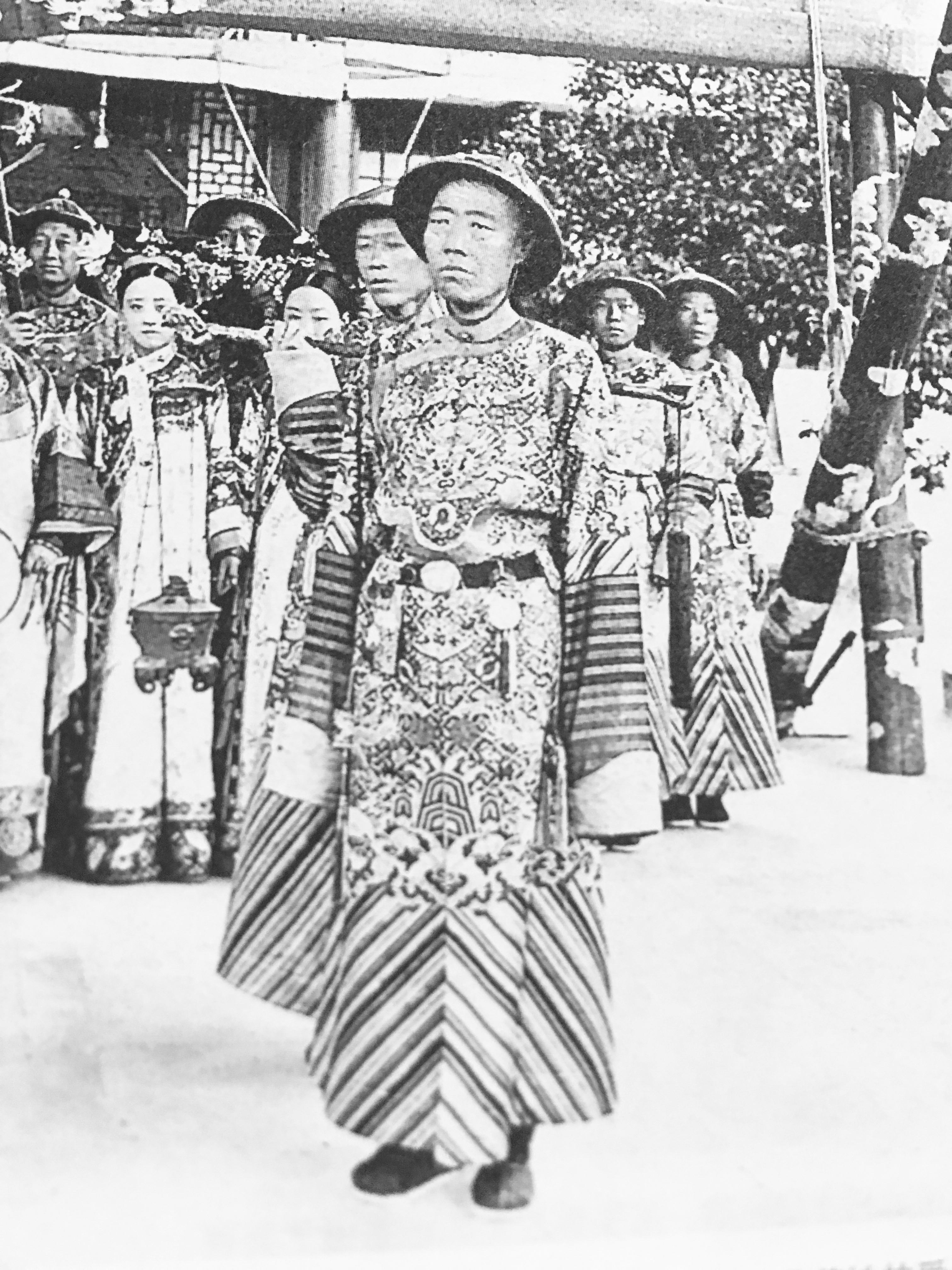 17岁进宫、26岁守寡、41岁丧子、46岁意外怀孕，真相到底是什么？