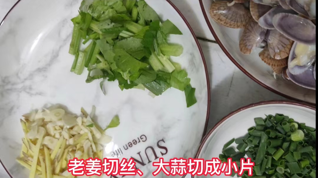 麻辣花甲怎么做最好吃（爆炒麻辣花甲做法）