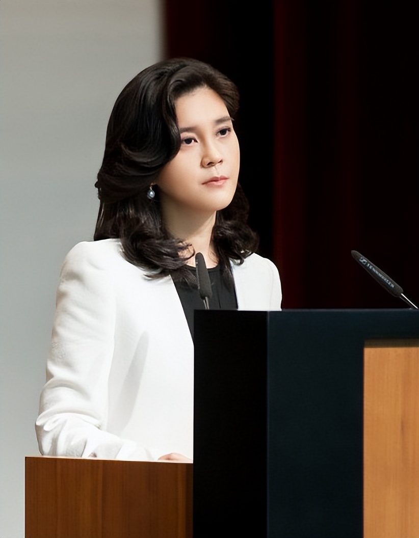 "三星公主"李富真,百亿身家下嫁保镖,三星集团未来掌门人?