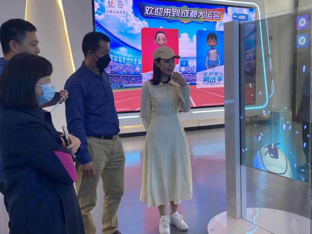 双流区实验小学外国语学校全体教师受邀到区融媒体中心参观学习