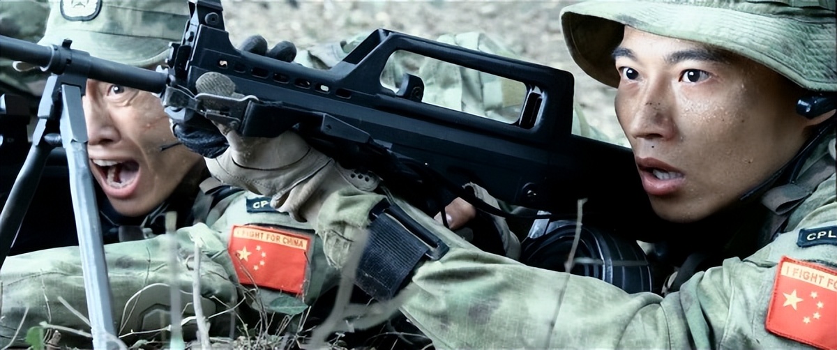 吴京硬汉枪战动作片《战狼》武器解析盘点
