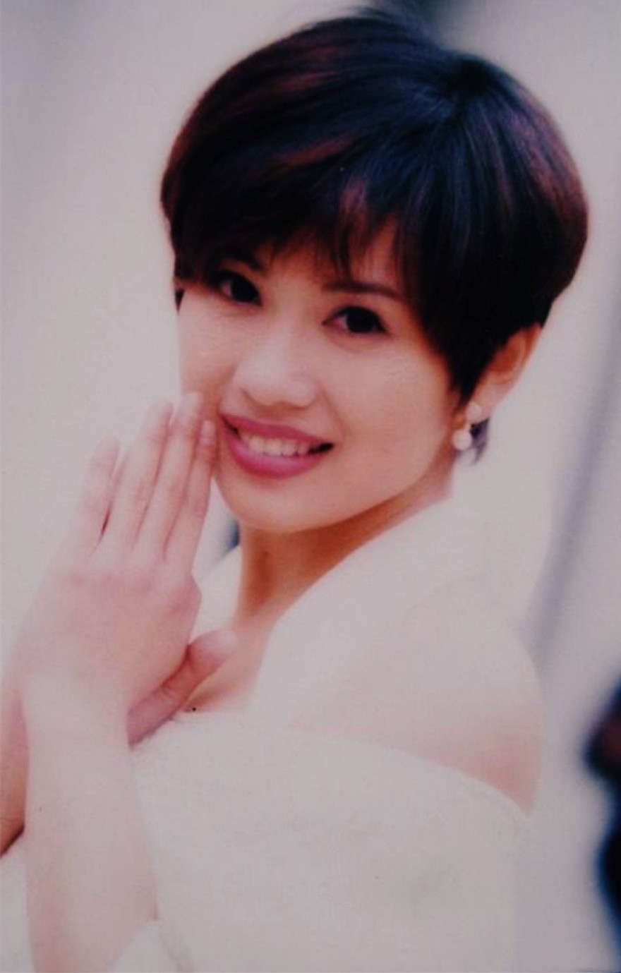 那段时间陈松伶患病连做手术的钱都没有,因此落下病根,不能再生育