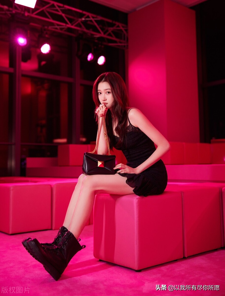 人间极品关晓彤