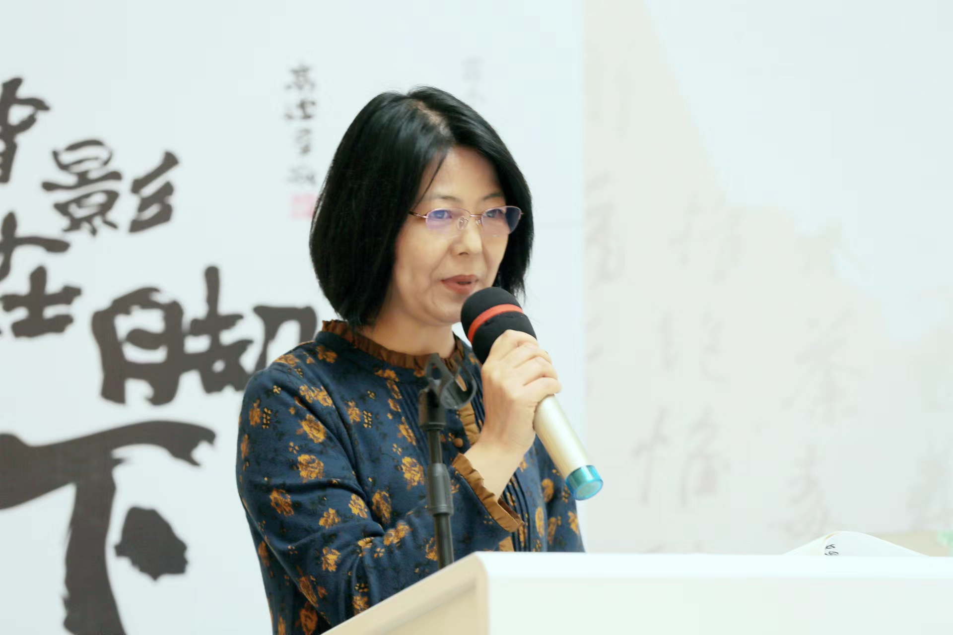 ��С�쳤ƪС˵����Ӱ�ڽ��¡�������̸���ڰ�����Ǿٰ�