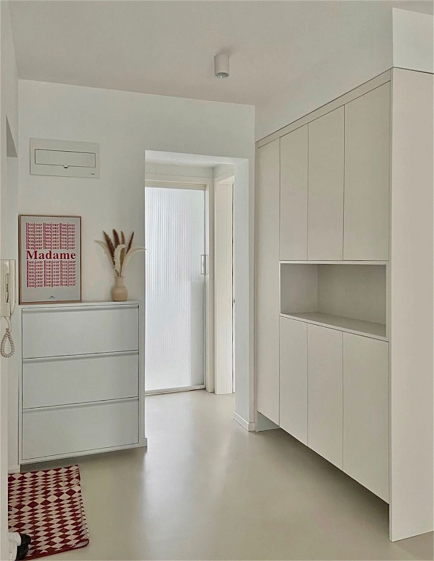 武汉女孩自装65㎡居室：全屋白色“家徒四壁”，网友：妈见打