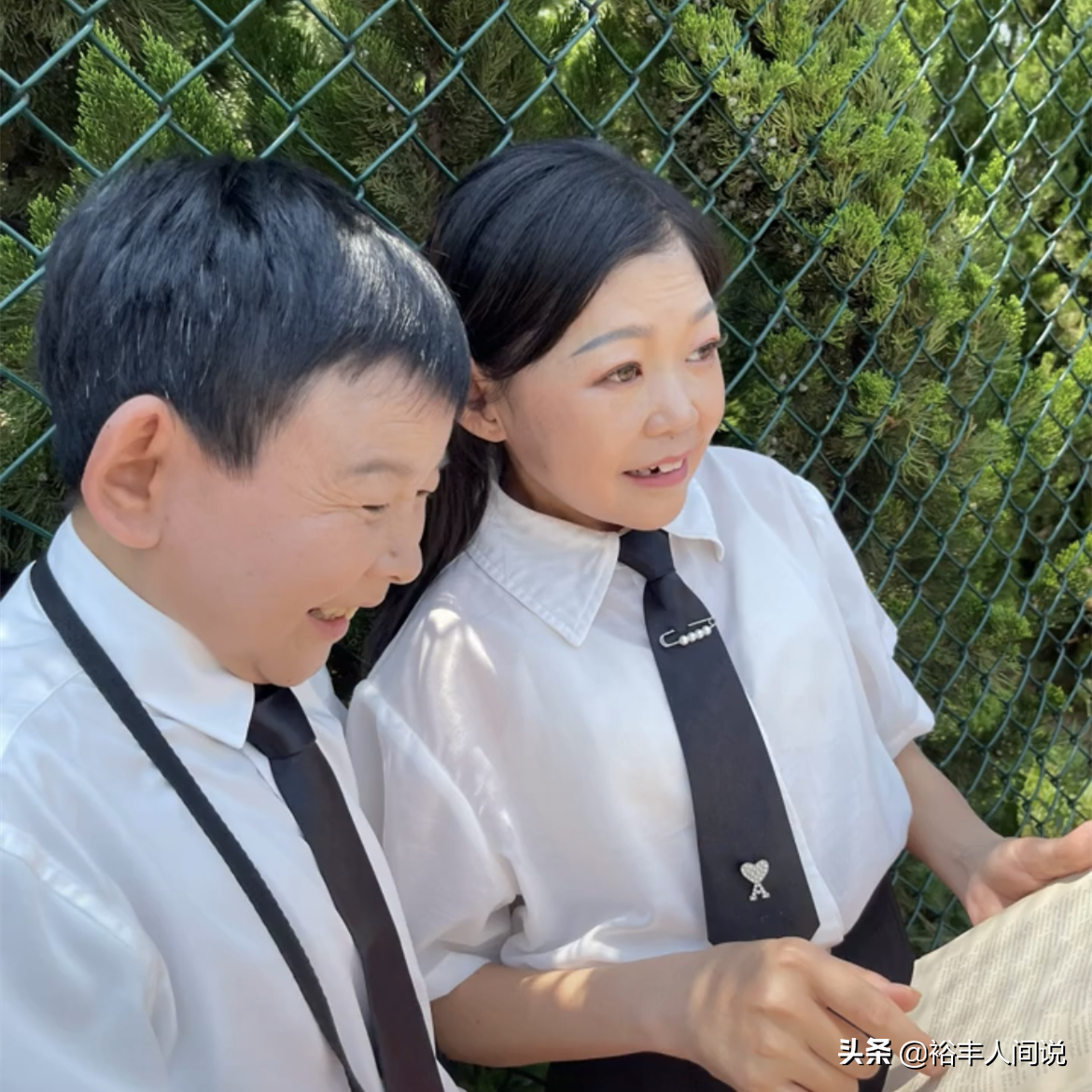 恭喜！44岁1.3米的放羊娃龙哥官宣结婚，妻子娇小可爱非常般配