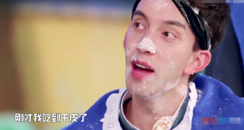 让人舔脚趾，当众凌辱学员，盘点那些令你难以想象的明星恶臭行为