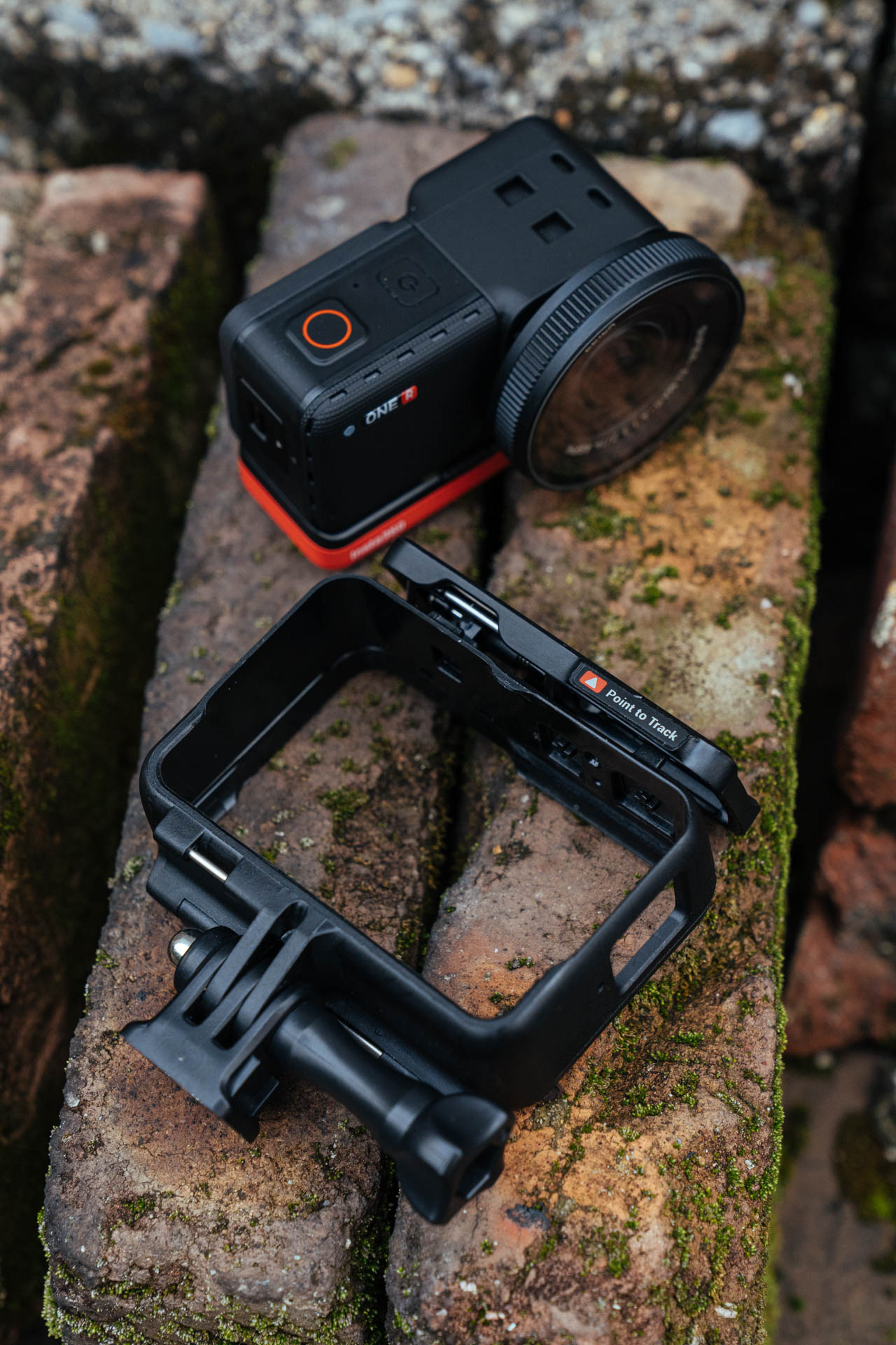 设计,可以自由组装成三种形态的相机:360°全景运动相机,4k广角运动