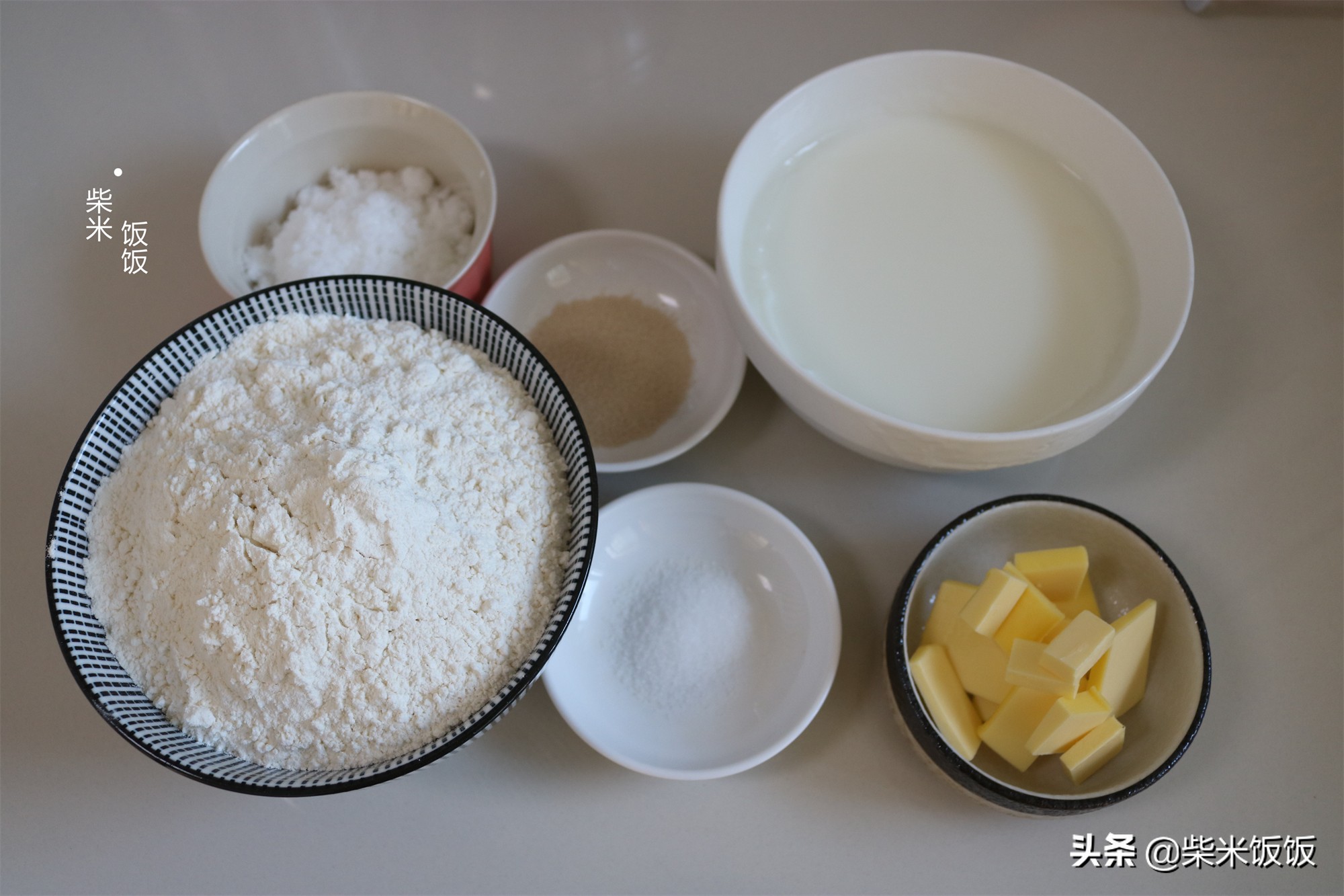 用普通食材，做最简单的吐司面包，香软拉丝，比买的好吃