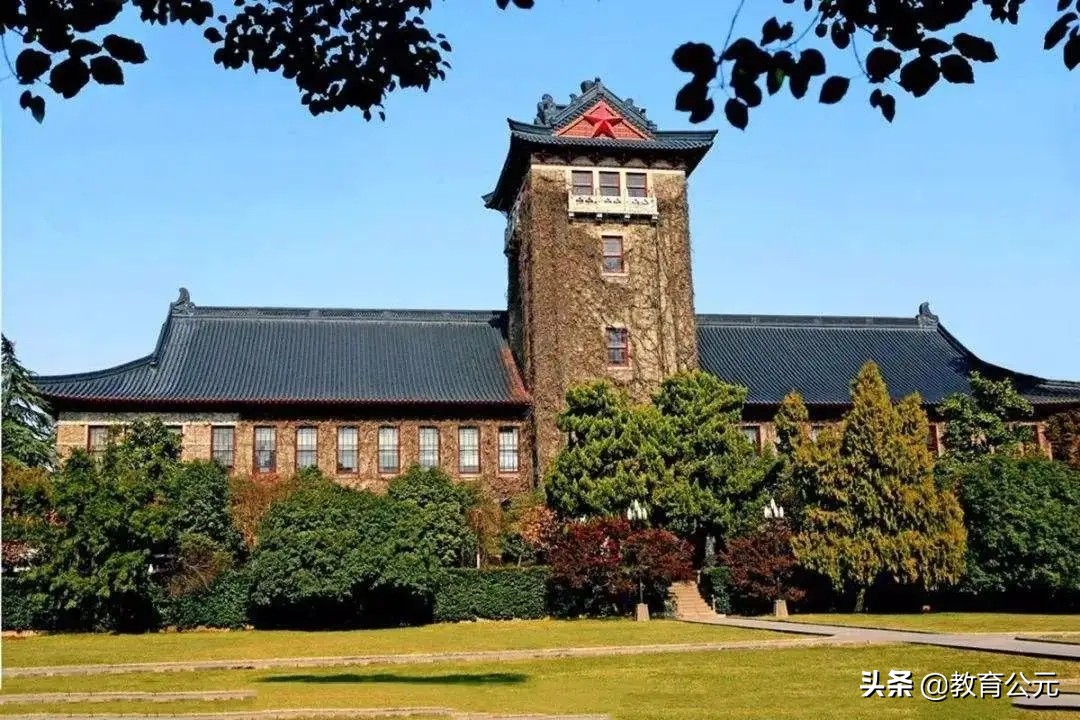 同为国内顶尖985大学，复旦大学与南京大学，哪个实力更强？
