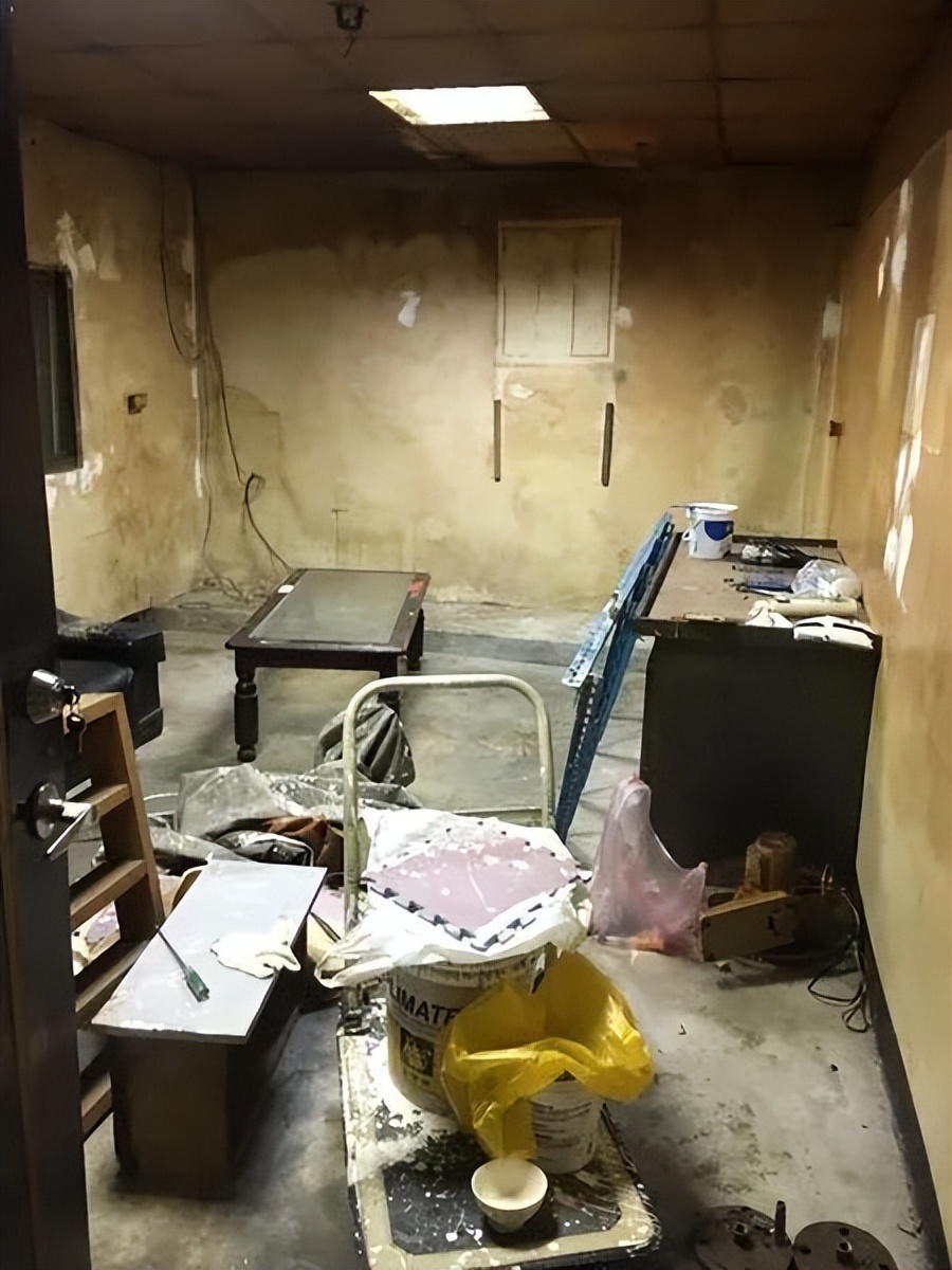 租屋族爆改农村破旧老屋，客厅瞬间有颜，房东都想收回