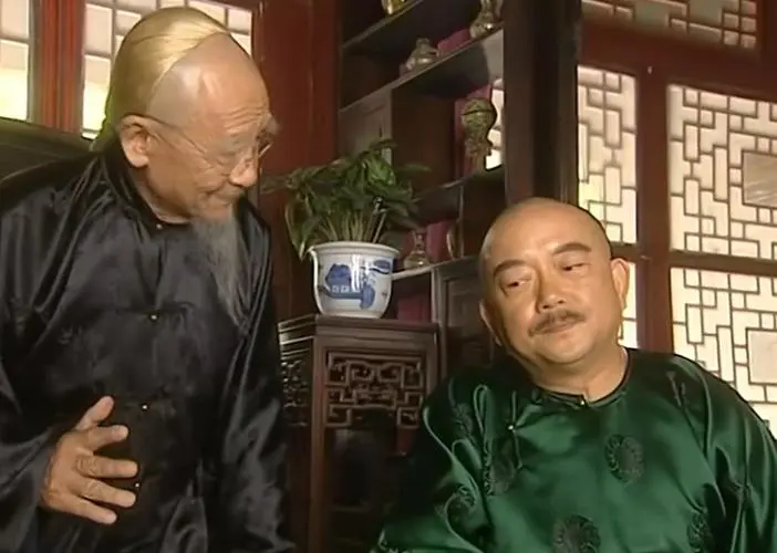 和珅跌倒,嘉庆吃饱,和珅富可敌国,他到底有多少钱?